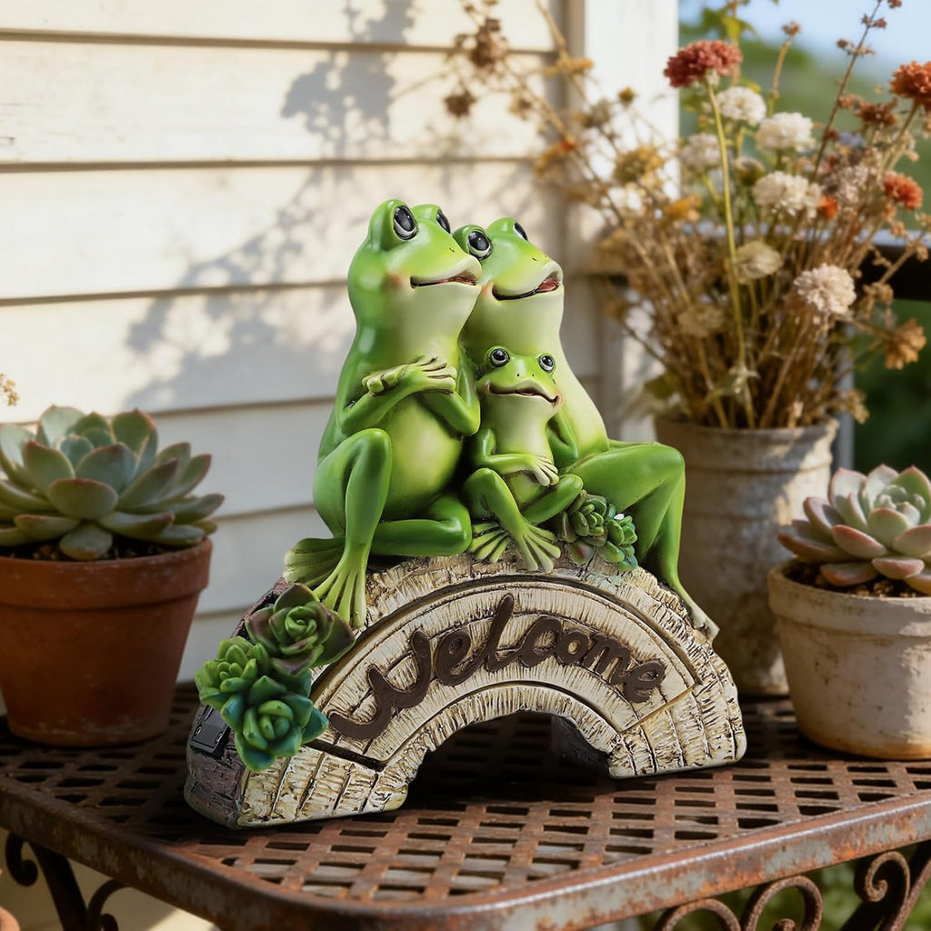 Solar Frog Family Garden Statue