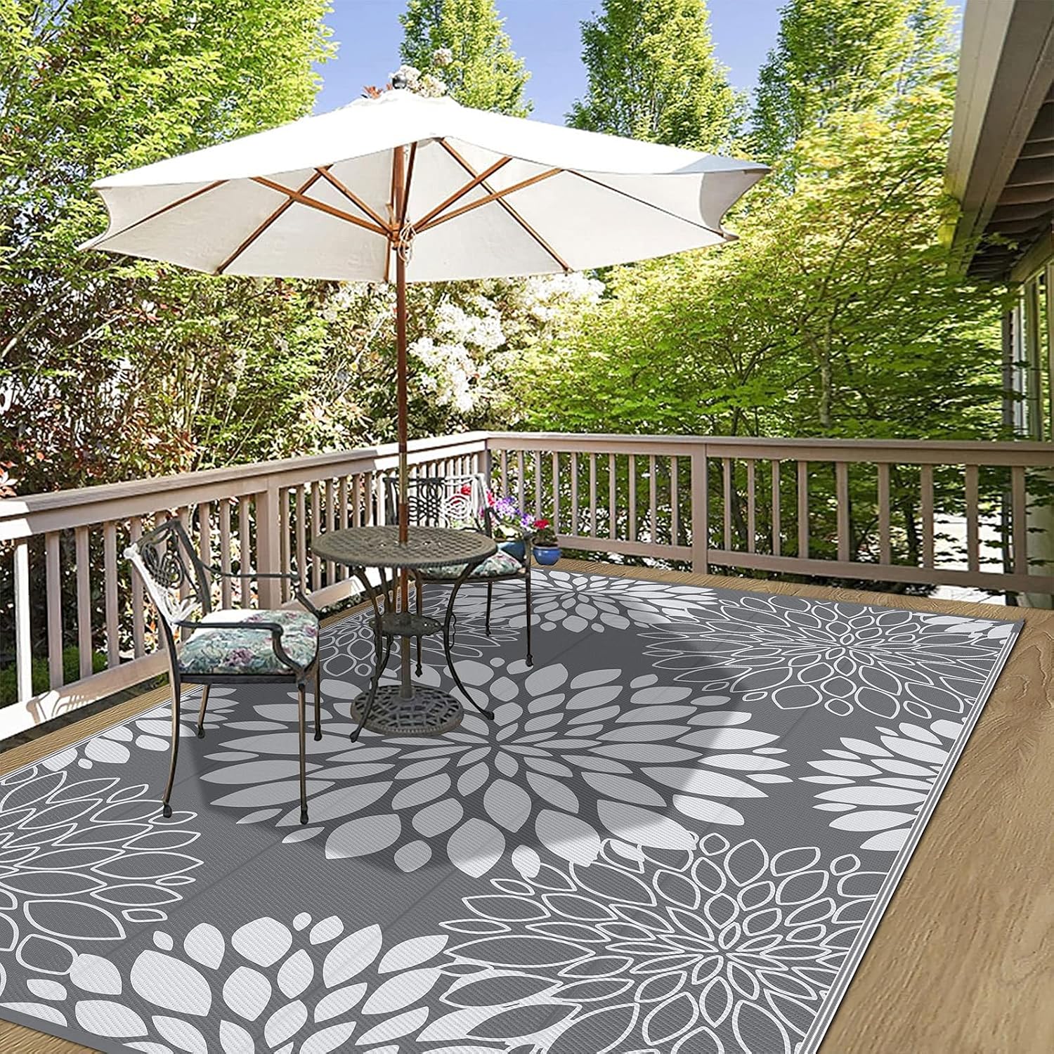 Floral Reversible Plastic Straw Outdoor Rug