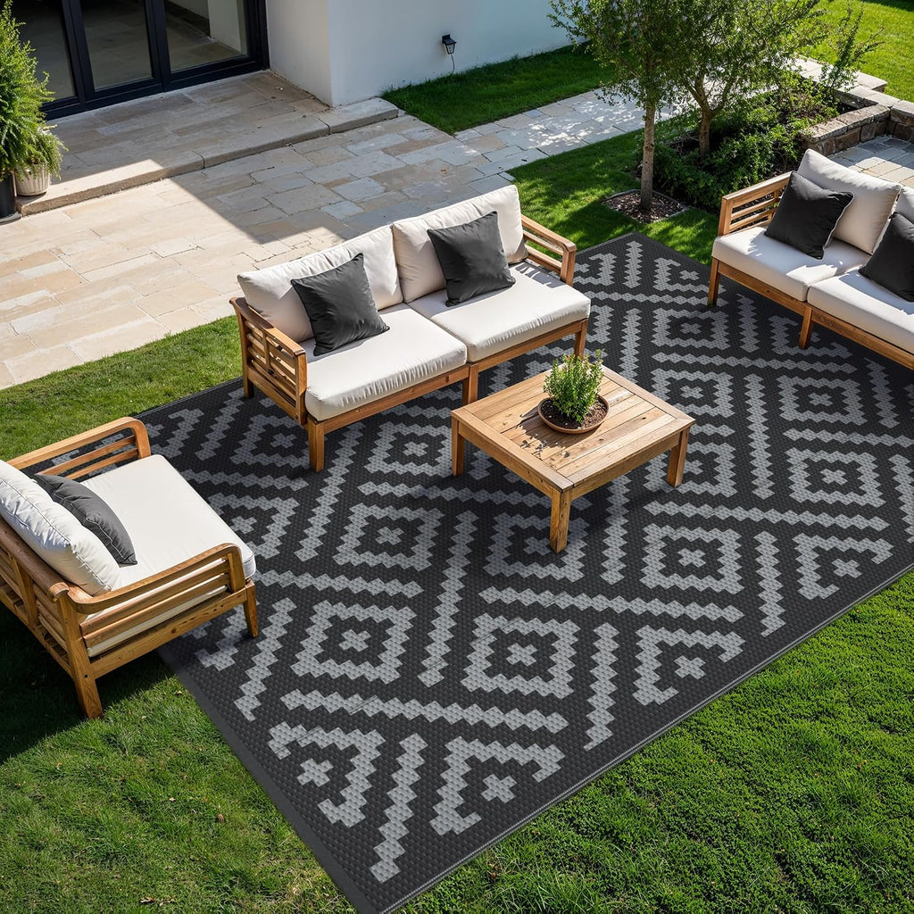 Reversible Foldable Plastic Straw Outdoor Rug