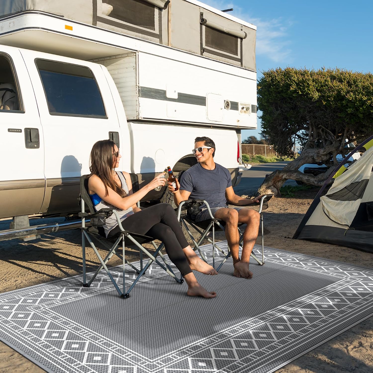 Reversible Plastic Straw Outdoor Patio Rug