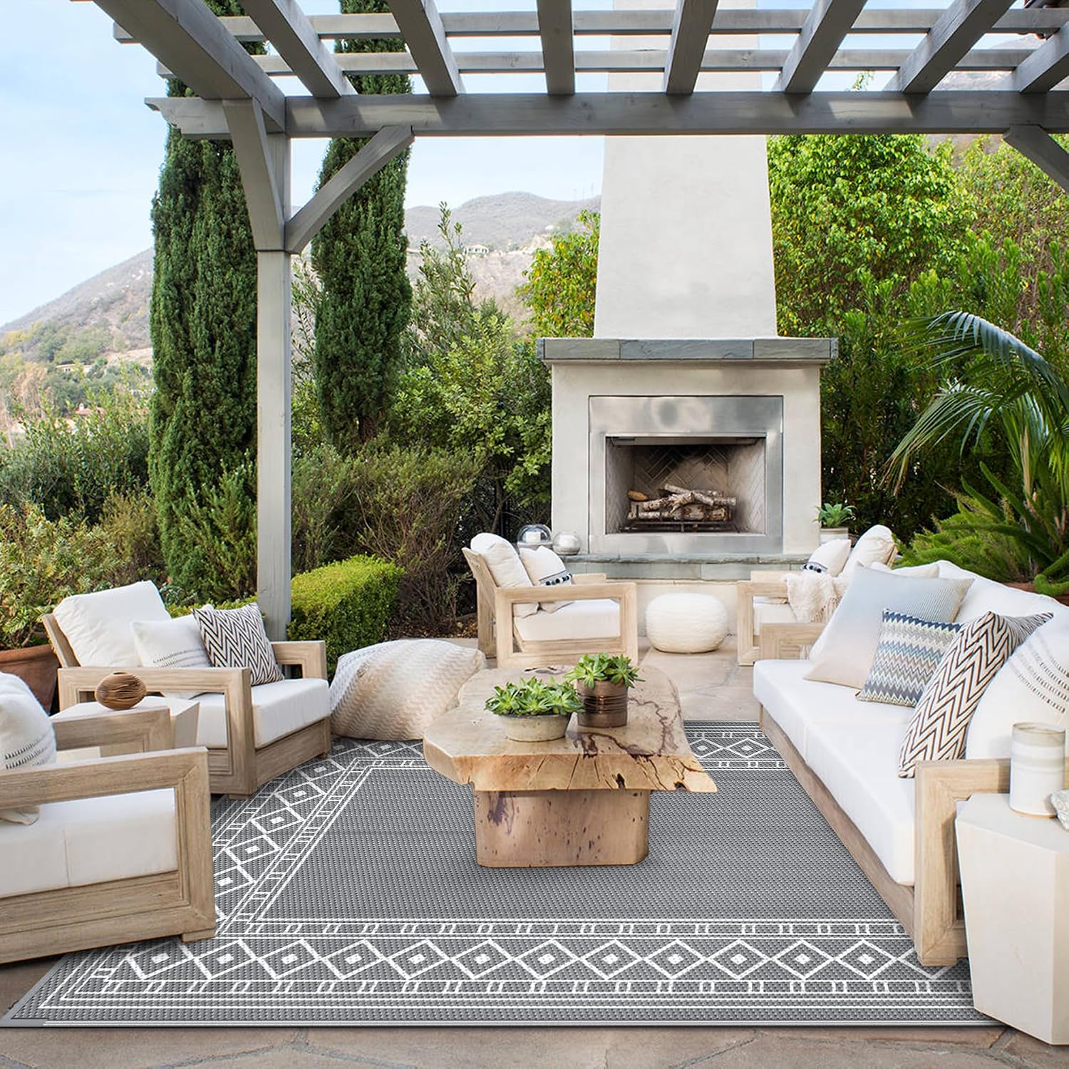 Reversible Plastic Straw Outdoor Patio Rug